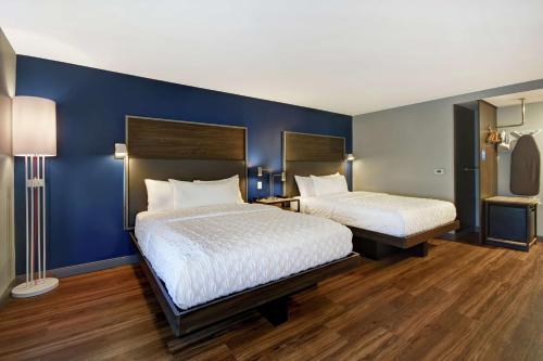 tru by hilton denver south park meadows