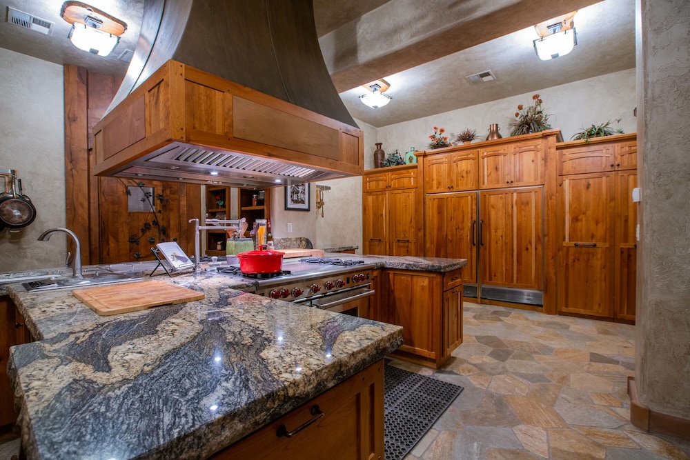 cougar ridge resort llc
