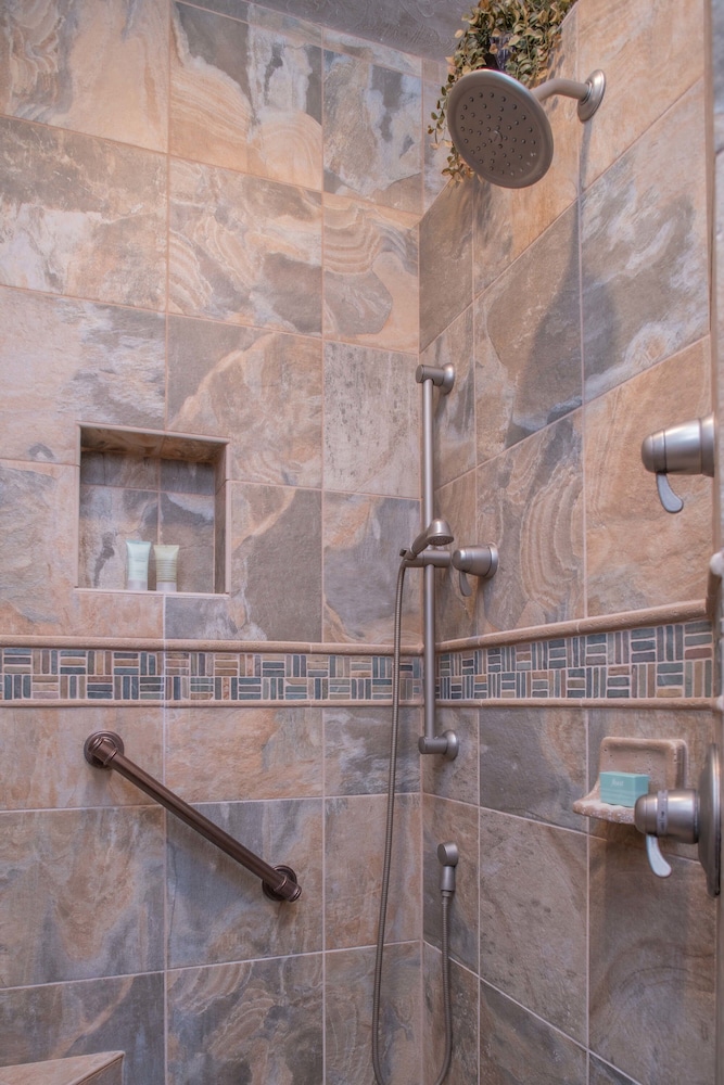 cougar ridge resort llc