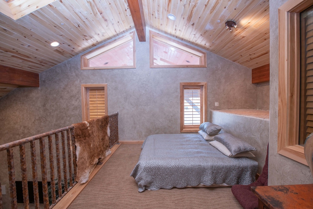 cougar ridge resort llc
