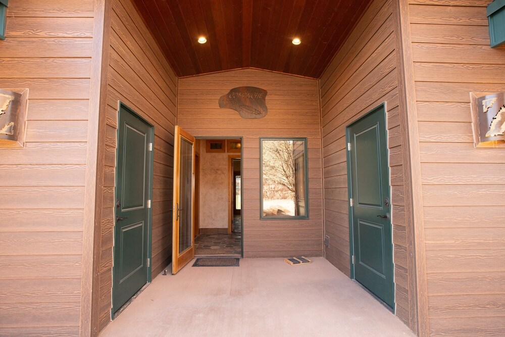 cougar ridge resort llc