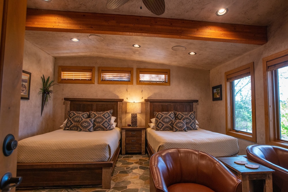 cougar ridge resort llc