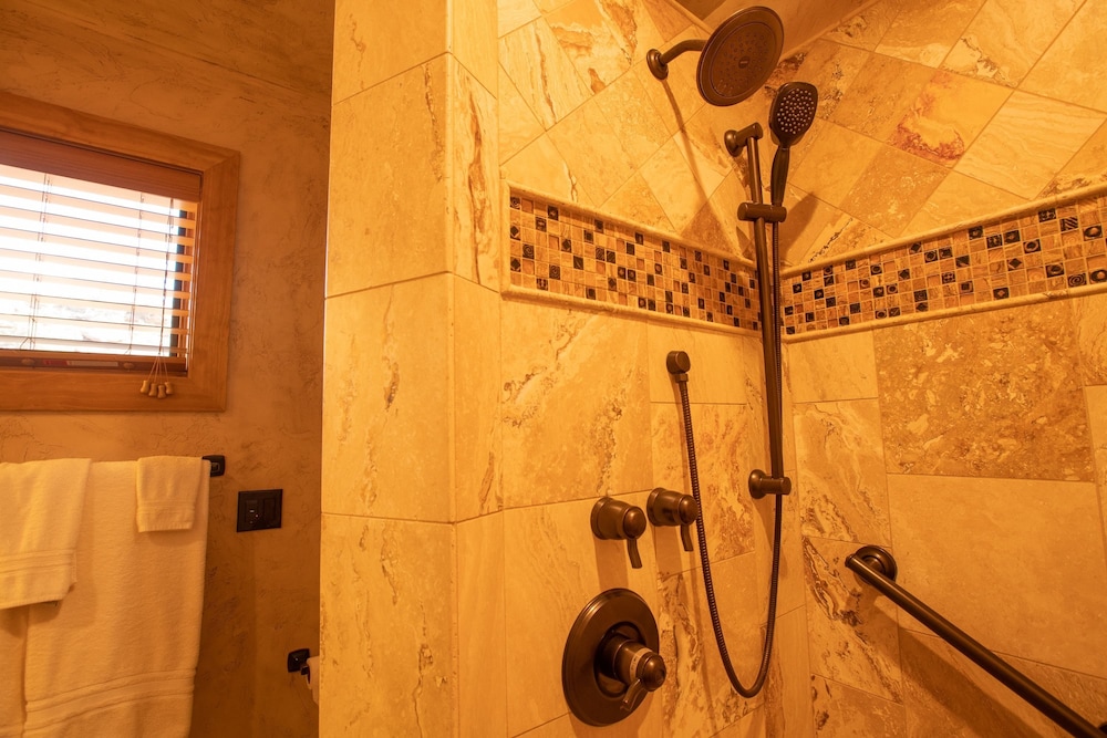 cougar ridge resort llc