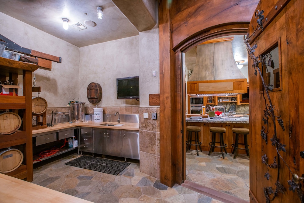 cougar ridge resort llc
