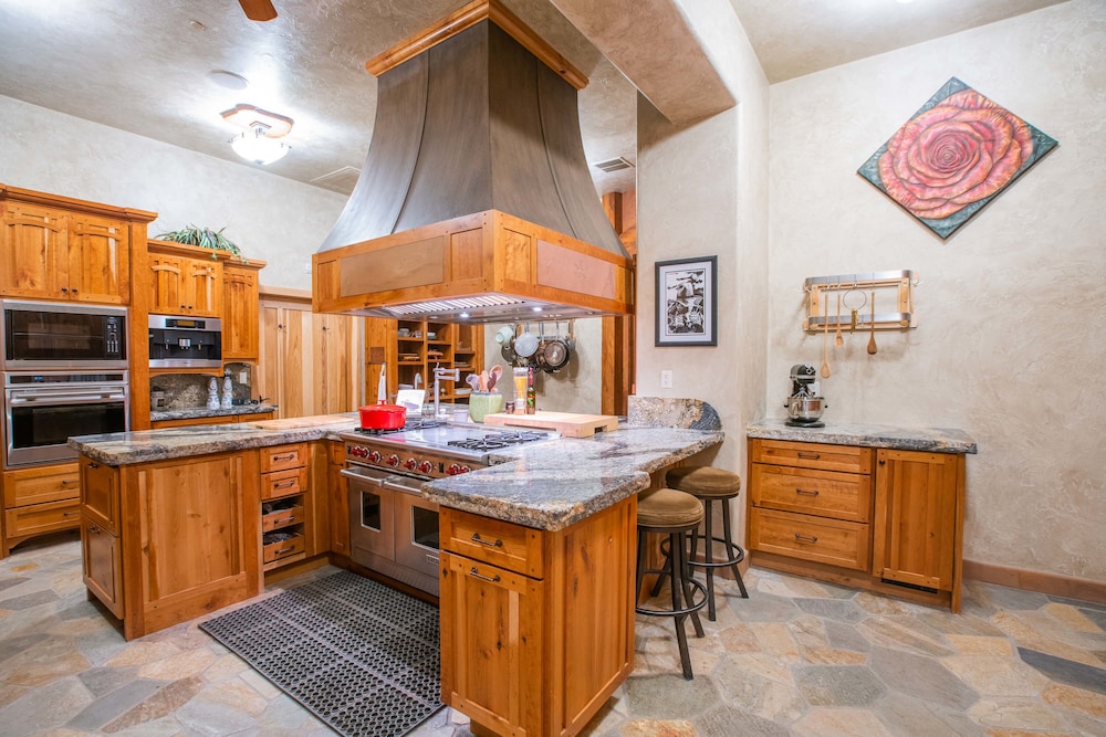 cougar ridge resort llc