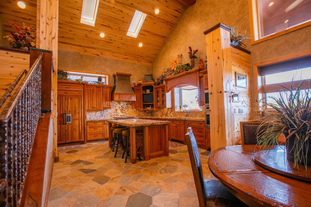 cougar ridge resort llc