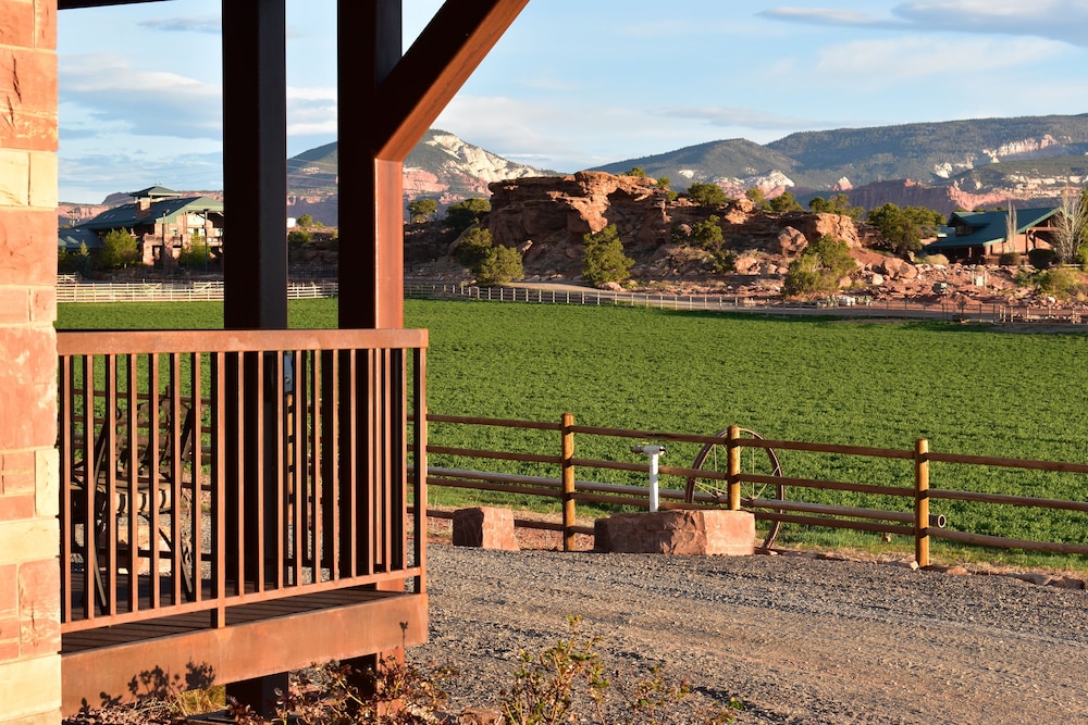 cougar ridge resort llc