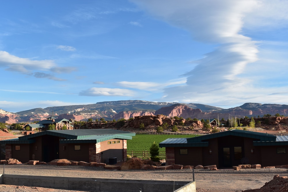cougar ridge resort llc