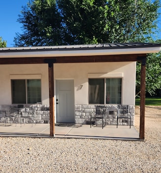 hurricane hideaway lodging