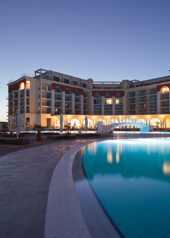 lighthouse golf and spa hotel