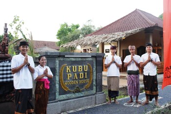 Kubu Padi Wooden House,Gerokgak>>Bali,3 star