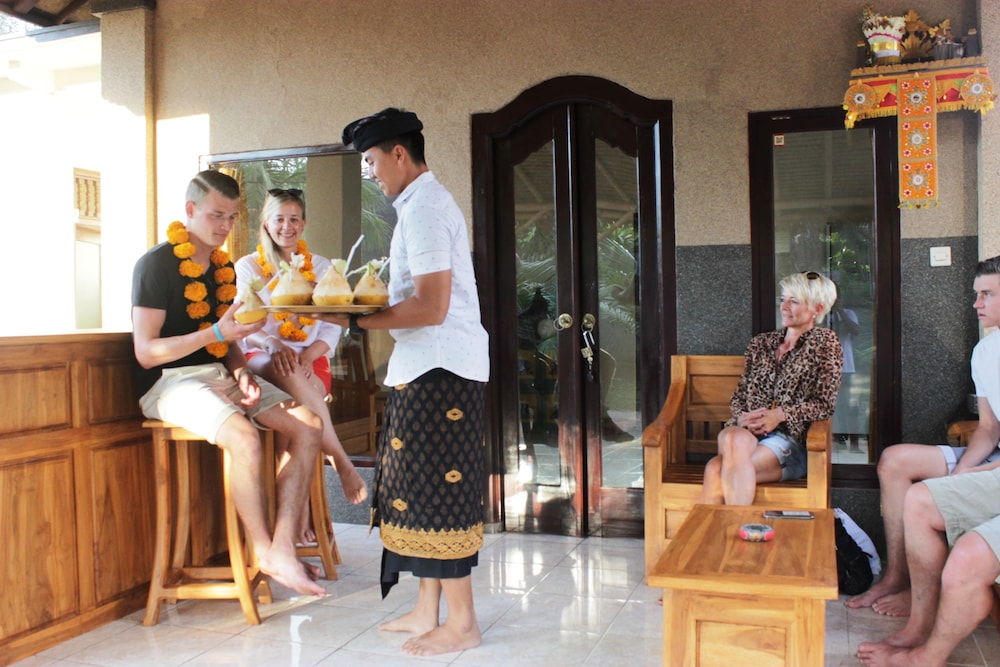 kubu padi wooden house