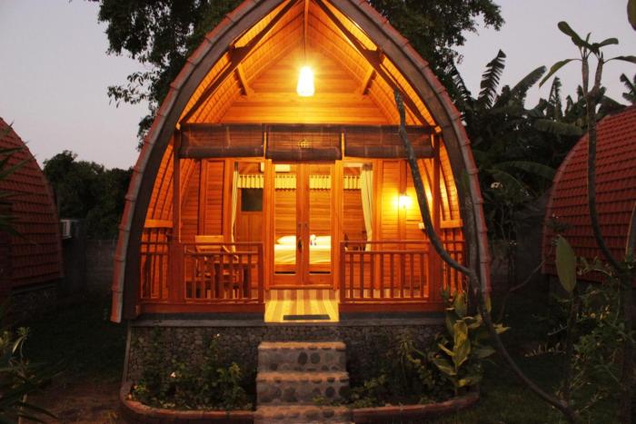 kubu padi wooden house
