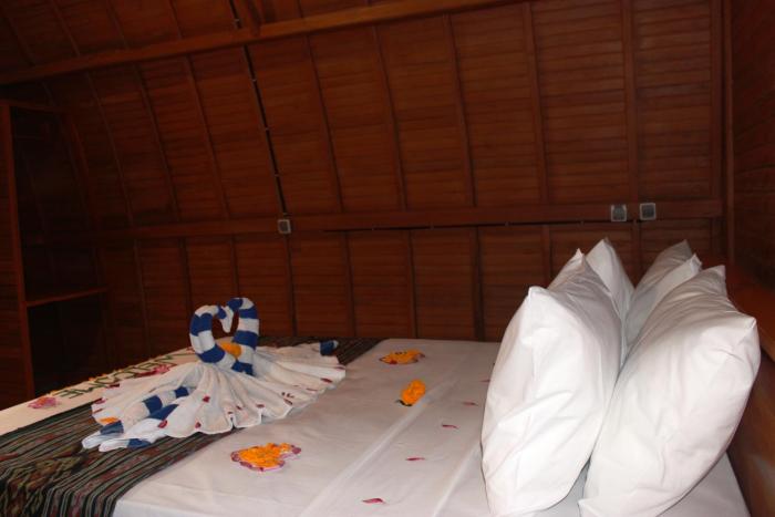 kubu padi wooden house