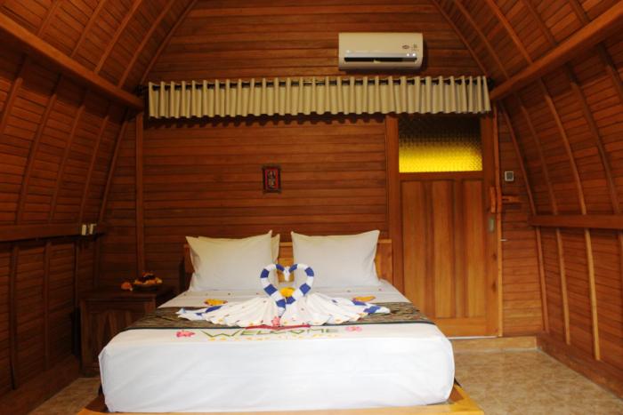 kubu padi wooden house