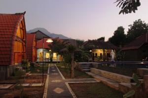 kubu padi wooden house