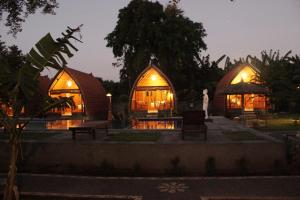 kubu padi wooden house