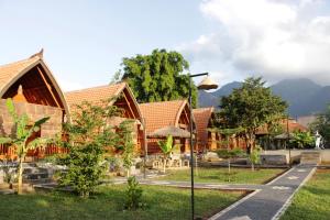 kubu padi wooden house