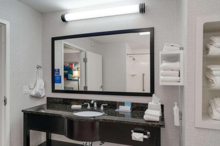 hampton inn bloomington west