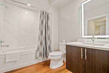 global luxury suites at mountain view