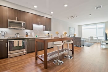 global luxury suites at mountain view