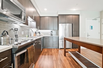 global luxury suites at mountain view