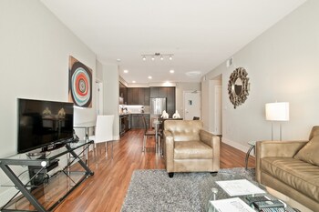 global luxury suites at mountain view