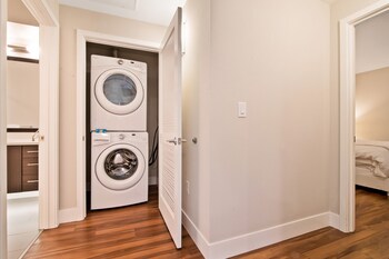 global luxury suites at mountain view