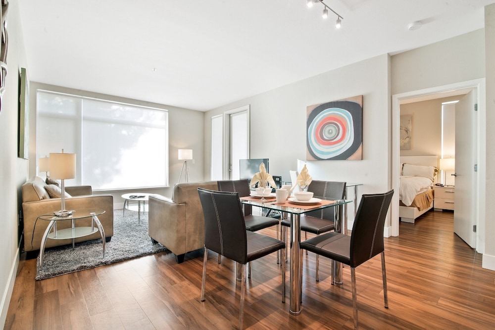 global luxury suites at mountain view