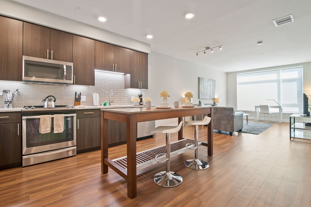 global luxury suites at mountain view