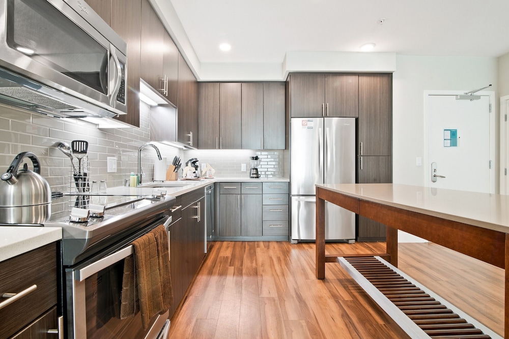 global luxury suites at mountain view