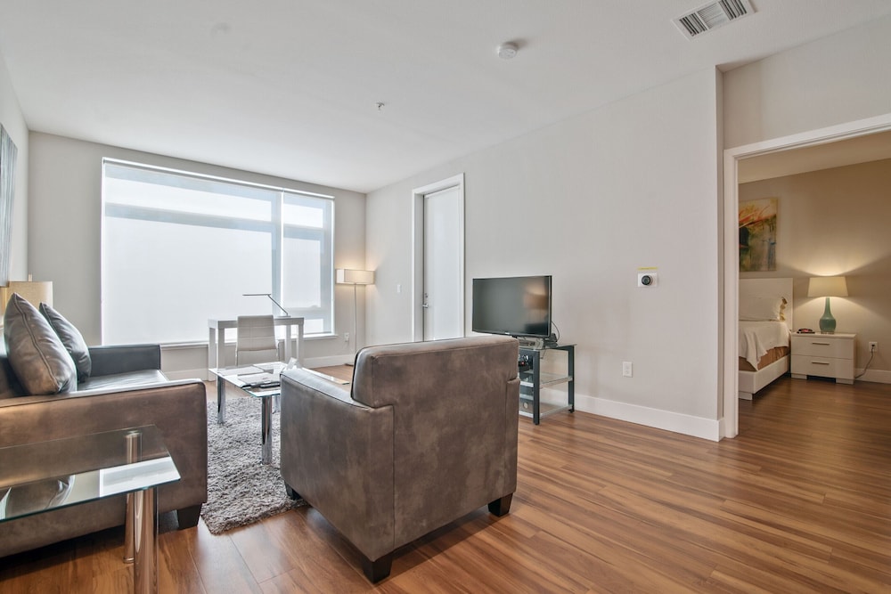global luxury suites at mountain view