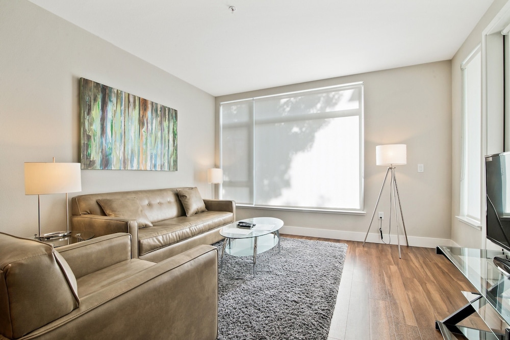 global luxury suites at mountain view