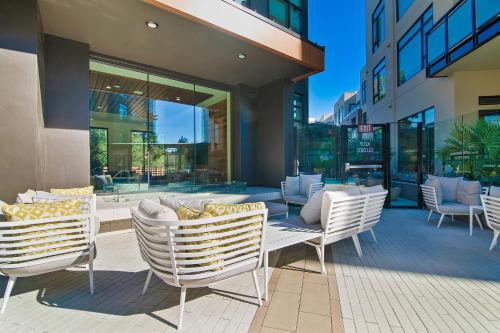 global luxury suites at mountain view
