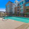 global luxury suites at mountain view