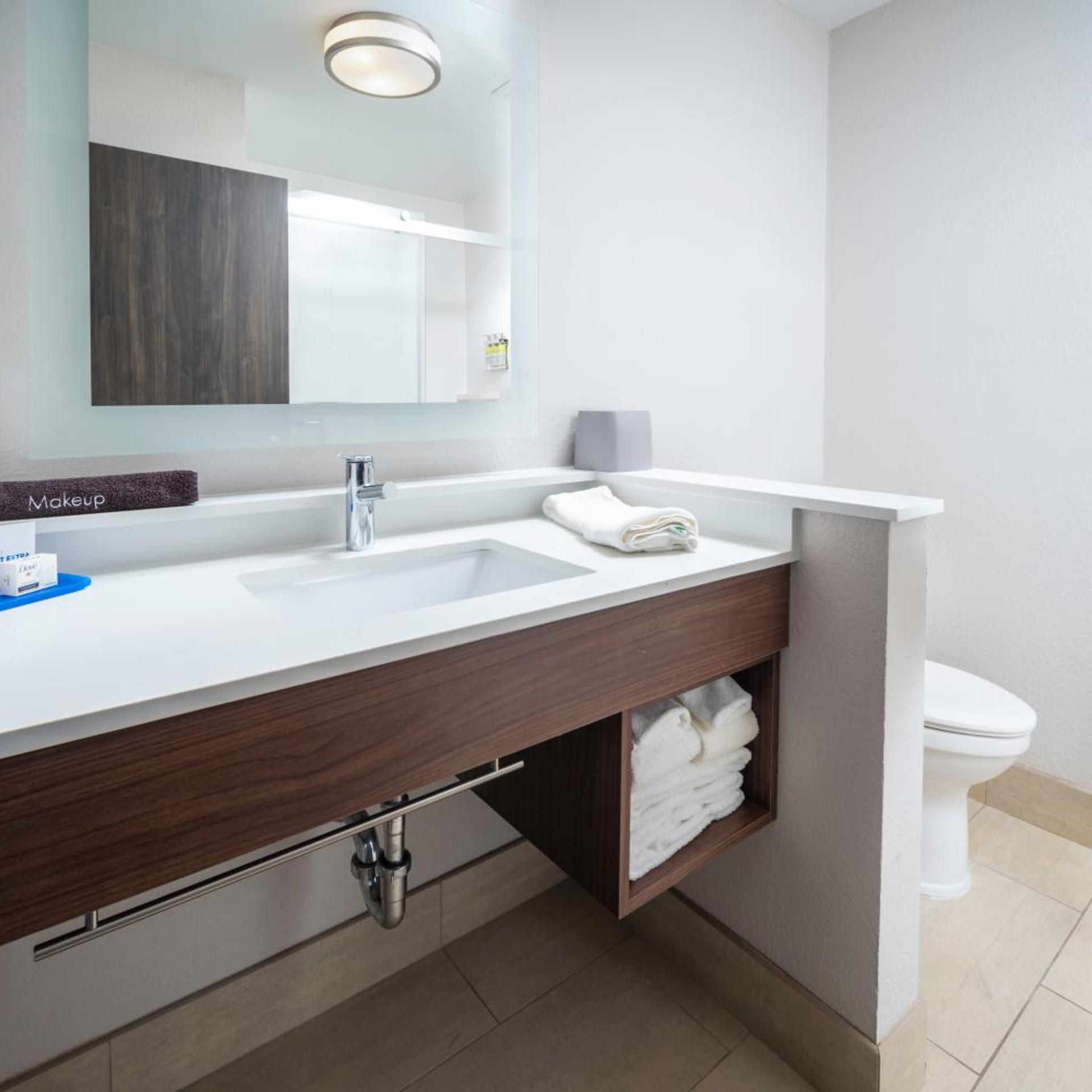 holiday inn express and suites florence cincinnati airport an ihg hotel