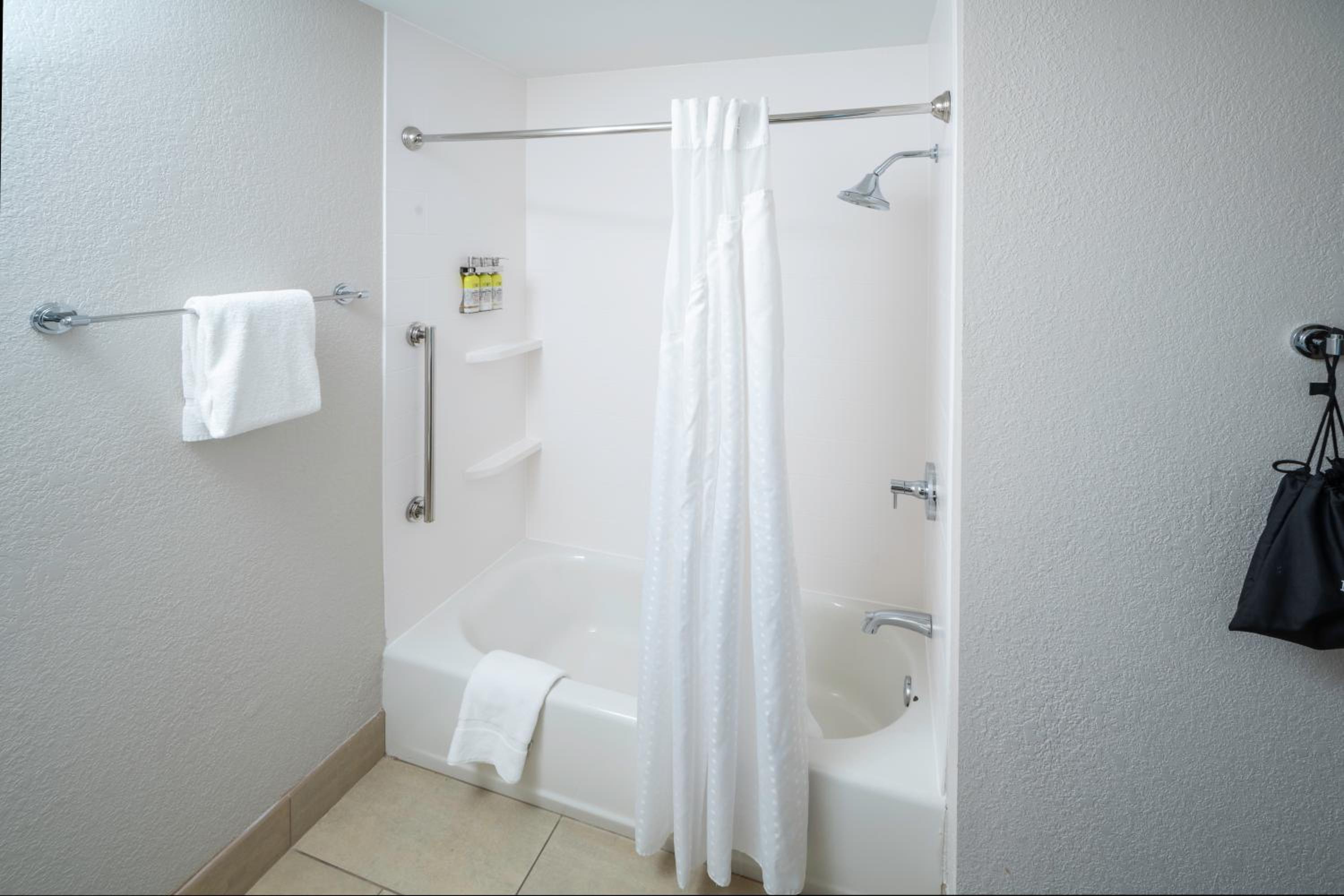 holiday inn express and suites florence cincinnati airport an ihg hotel
