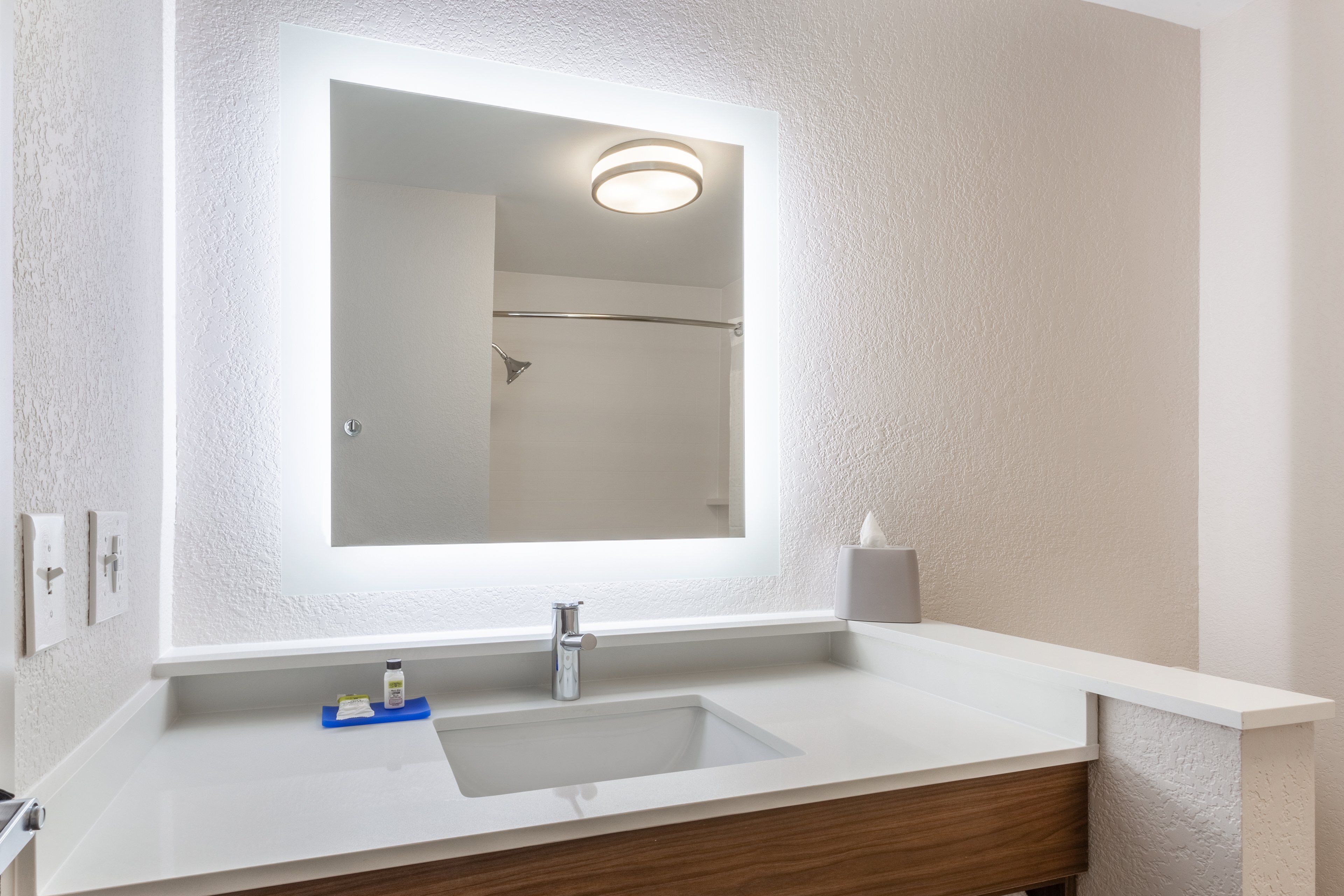 holiday inn express and suites florence cincinnati airport an ihg hotel