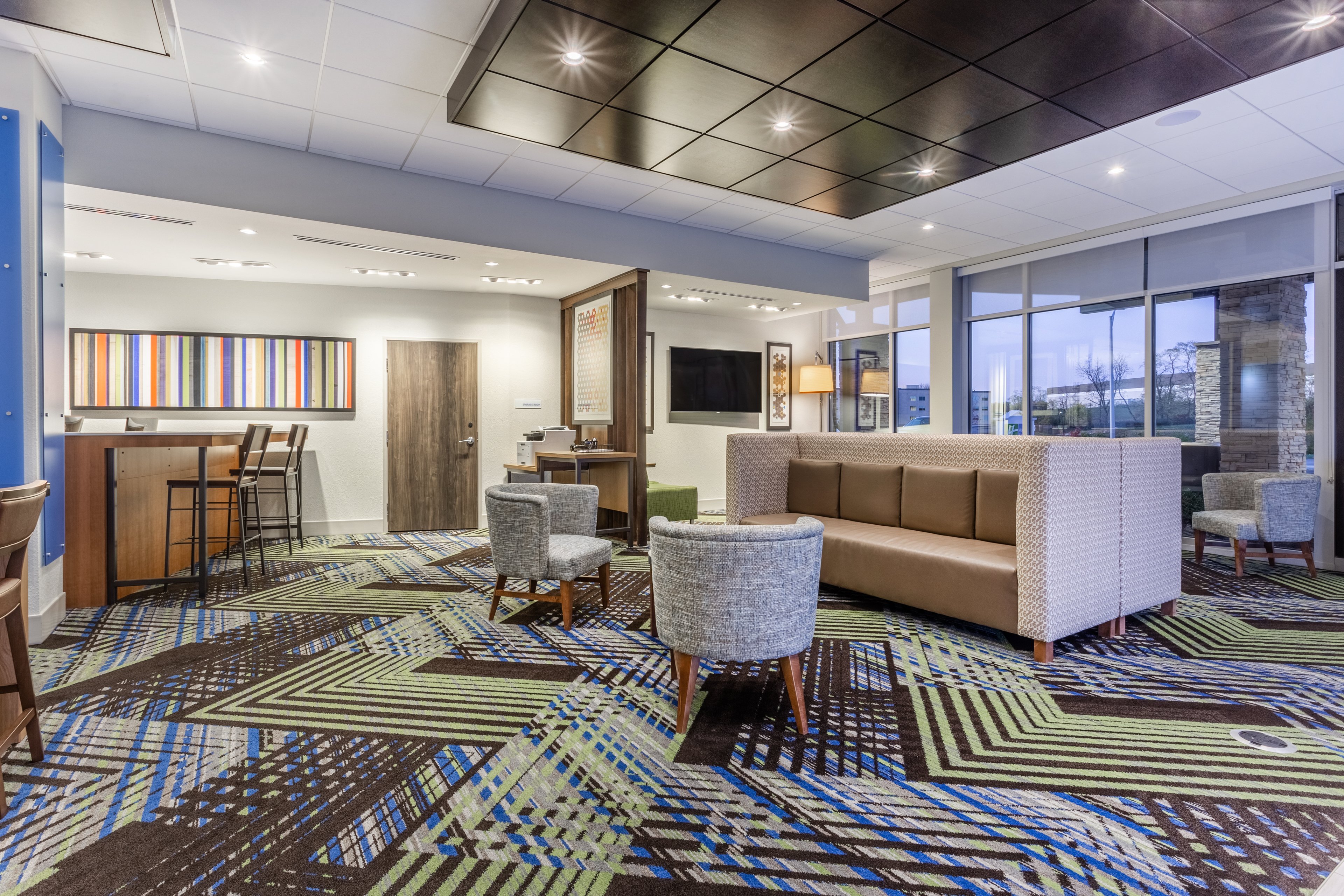 holiday inn express and suites florence cincinnati airport an ihg hotel
