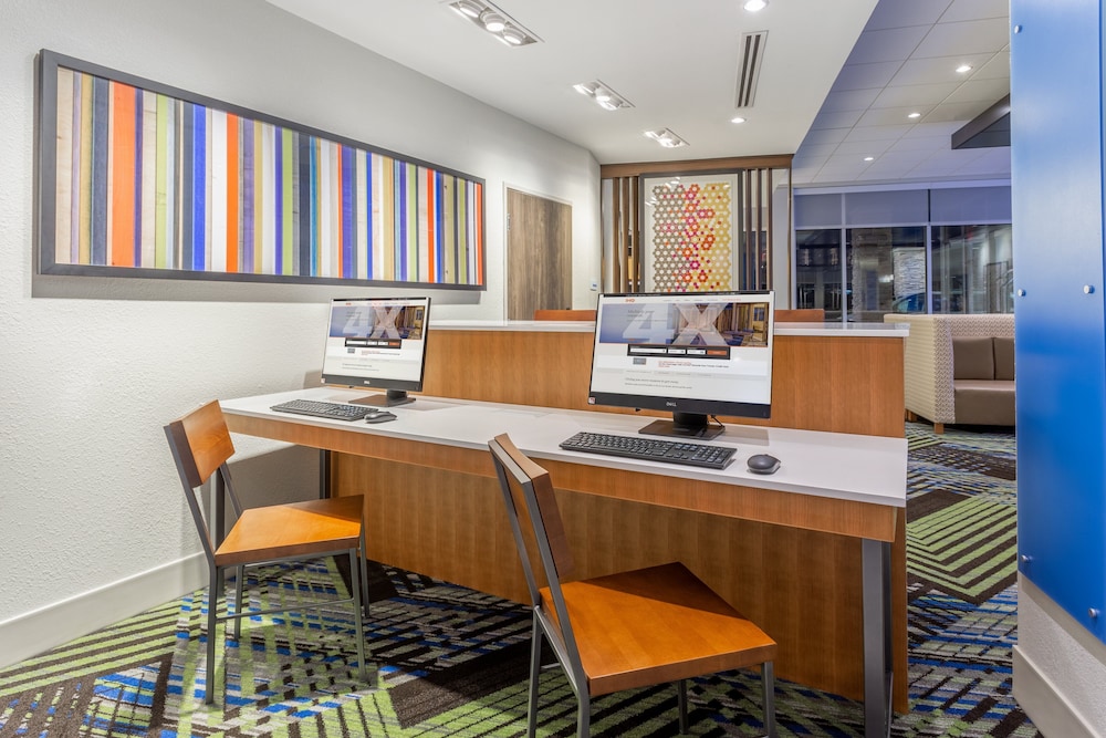holiday inn express and suites florence cincinnati airport an ihg hotel