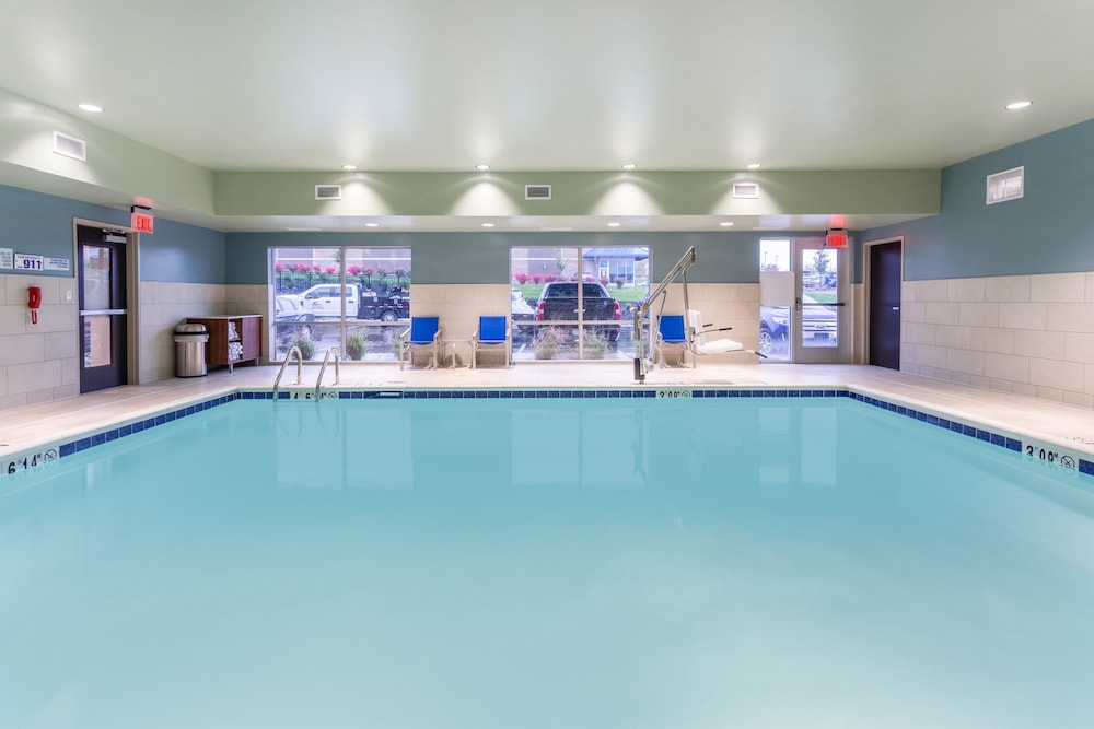 holiday inn express and suites florence cincinnati airport an ihg hotel