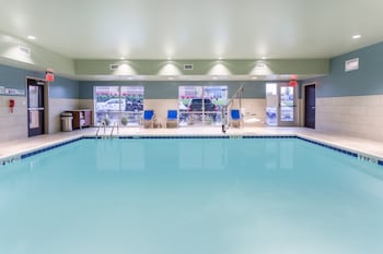 Holiday Inn Express & Suites Florence-Cincinnati Airport, An Ihg Hotel,Covington>>Cincinnati,2.5 star