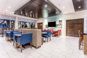 holiday inn express and suites florence cincinnati airport an ihg hotel