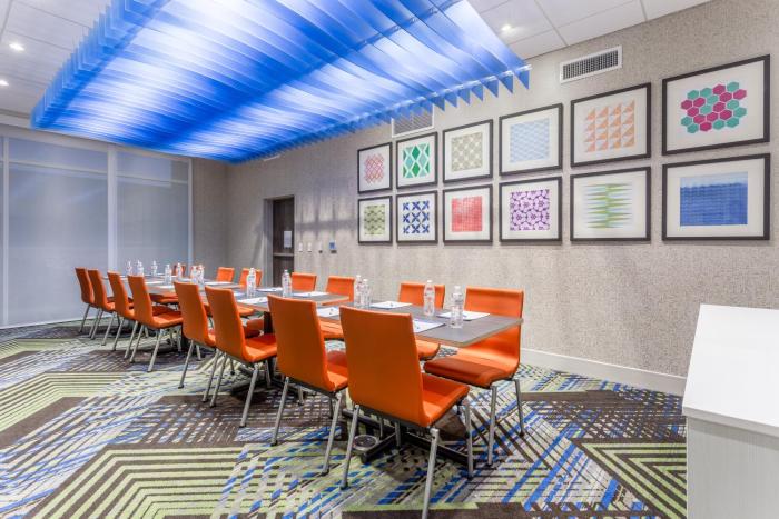 holiday inn express and suites florence cincinnati airport an ihg hotel