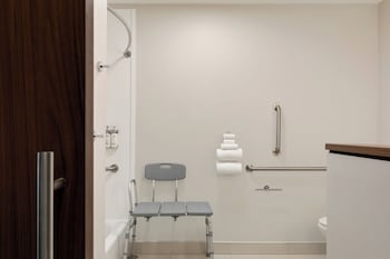 holiday inn express and suites dalton walnut ave