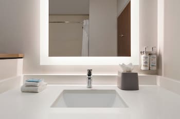 holiday inn express and suites dalton walnut ave