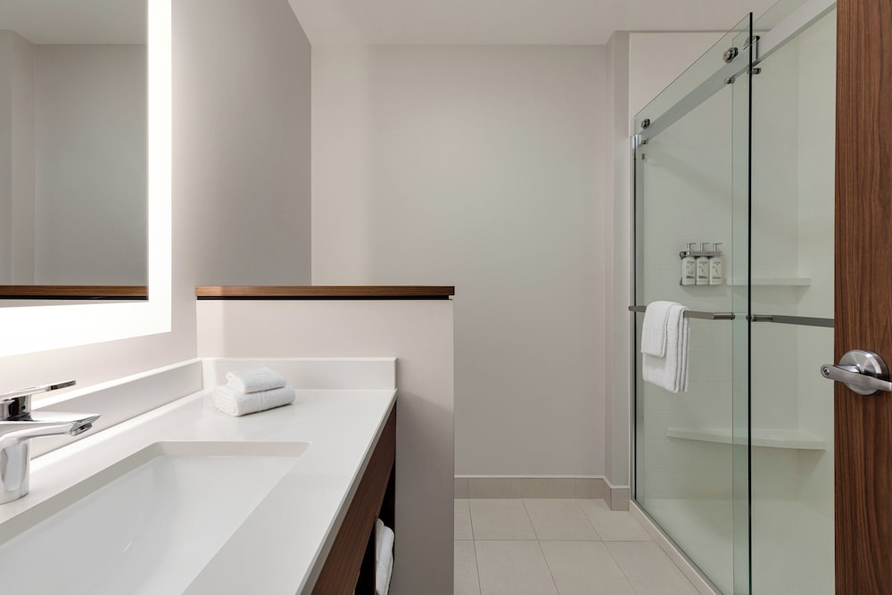 holiday inn express and suites dalton walnut ave