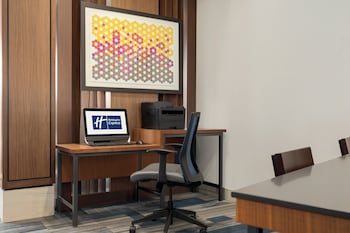 holiday inn express and suites dalton walnut ave