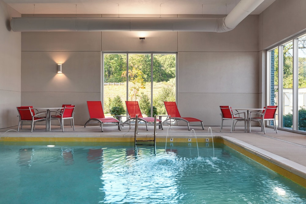 holiday inn express and suites dalton walnut ave