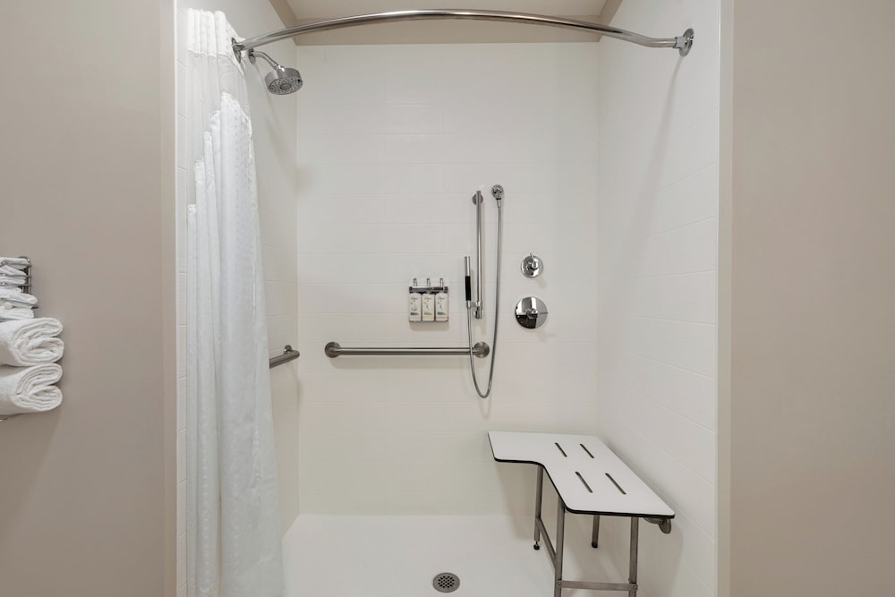 holiday inn express and suites dalton walnut ave